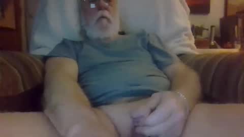 Snapshot of mrhollar chatting on February 1, 9:08 am mrhollar online show from February 1, 9:08 am