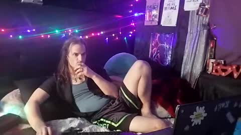 Snapshot of mrkinksized chatting on February 2, 3:43 am MrKinkSized online show from February 2, 3:43 am