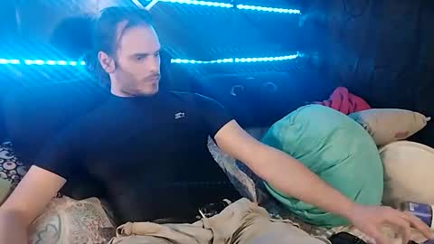 Snapshot of mrkinksized chatting on March 11, 4:21 am MrKinkSized online show from March 11, 4:21 am