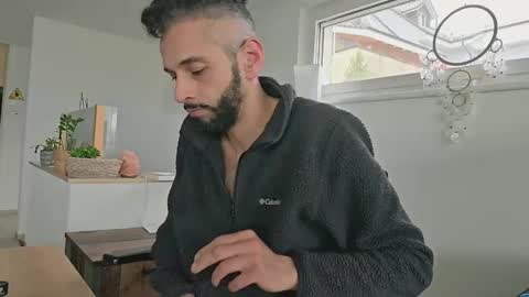 Snapshot of mrlongplay835366 chatting on February 19, 12:23 pm mrlongplay835366 online show from February 19, 12:23 pm