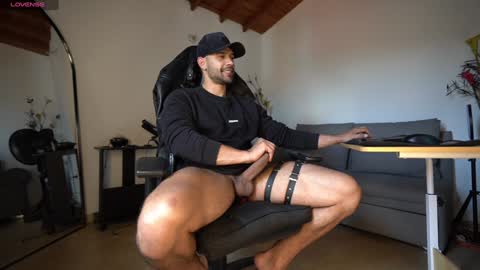 Snapshot of mrlouiss chatting on February 4, 6:49 pm Luis Instagram online show from February 4, 6:49 pm