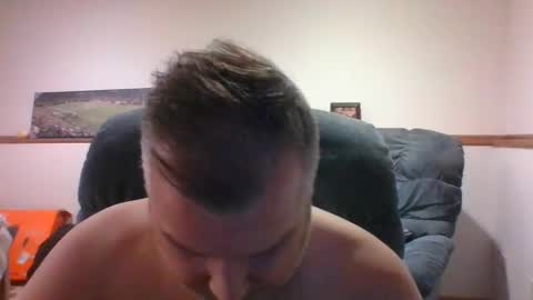 Snapshot of mrlovalova83 chatting on February 9, 5:19 am mrlovalova83 online show from February 9, 5:19 am