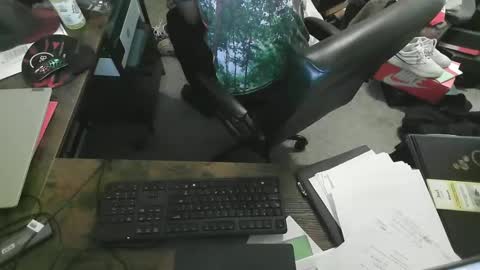 Snapshot of mrman521 chatting on January 1, 4:50 pm mrman521 online show from January 1, 4:50 pm