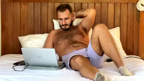 Snapshot of mrmaxiy chatting on June 22, 8:22 am Max online show from June 22, 8:22 am