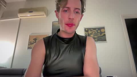 Snapshot of mrmooser42 chatting on December 13, 1:59 am TaleOfLaura online show from December 13, 1:59 am