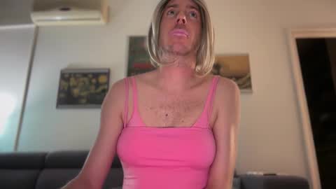 TaleOfLaura online show from April 5, 10:51 pm