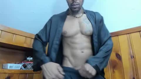 Snapshot of mromg007 chatting on May 19, 1:56 am mromg007 online show from May 19, 1:56 am