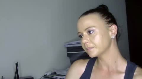 mrs_bunny_swing online show from April 1, 1:41 pm