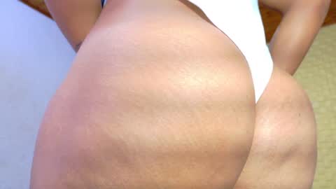 Snapshot of mrs_buttocks chatting on February 1, 1:20 pm mrs_buttocks online show from February 1, 1:20 pm