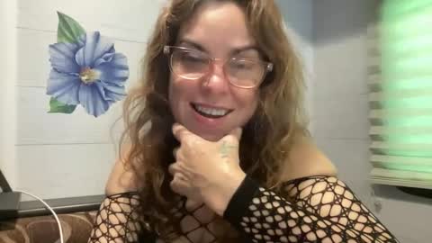 Snapshot of mrs_kinkie chatting on December 7, 4:36 pm mrs_kinkie online show from December 7, 4:36 pm