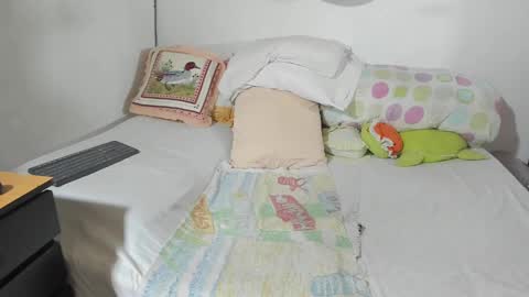 Snapshot of mrs_mommy chatting on September 8, 7:24 pm mrs_mommy online show from September 8, 7:24 pm