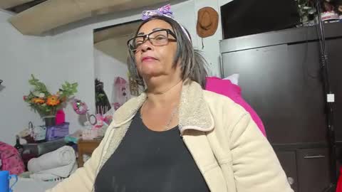 Snapshot of mrs_mommy chatting on September 9, 11:04 pm mrs_mommy online show from September 9, 11:04 pm