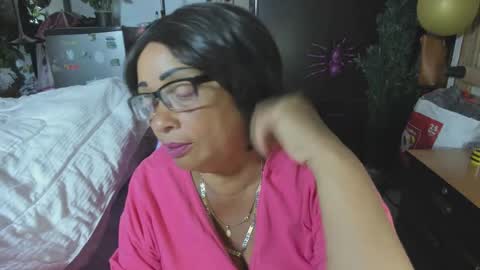 Snapshot of mrs_mommy chatting on November 7, 10:43 pm mrs_mommy online show from November 7, 10:43 pm