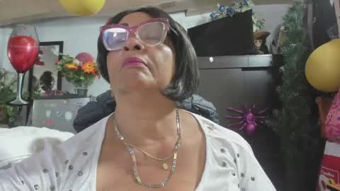 Snapshot of mrs_mommy chatting on November 8, 7:12 pm mrs_mommy online show from November 8, 7:12 pm