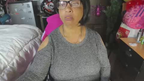 Snapshot of mrs_mommy chatting on November 10, 8:19 pm mrs_mommy online show from November 10, 8:19 pm