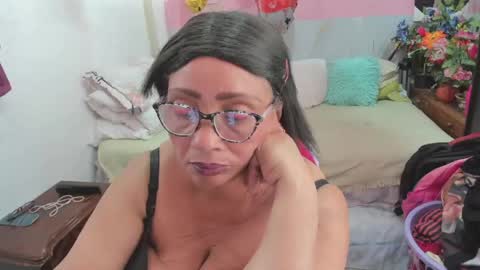 mrs_mommy online show from April 16, 6:09 pm