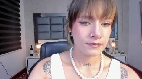 Snapshot of mrs_regina_clk chatting on July 7, 3:20 am Regina online show from July 7, 3:20 am