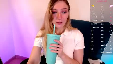 Snapshot of mrs_squirtling chatting on June 11, 3:04 am Barbie online show from June 11, 3:04 am