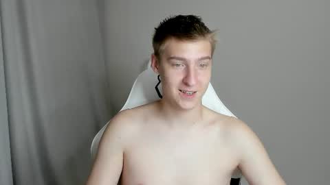 Snapshot of mrsexycum4u chatting on July 23, 8:18 pm Adam online show from July 23, 8:18 pm