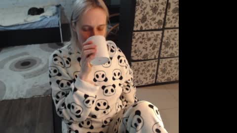 Sasha online show from March 1, 6:43 pm