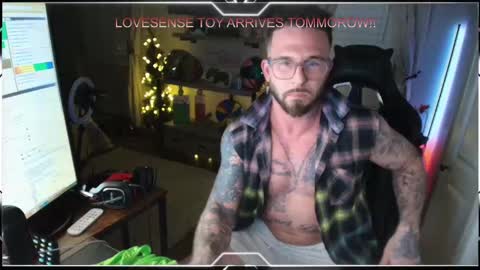 Snapshot of mrstr33tfr33k chatting on February 21, 3:45 am mrstr33tfr33k online show from February 21, 3:45 am