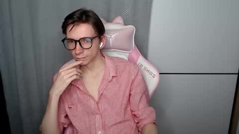 Shy Boy  online show from December 3, 2:04 pm