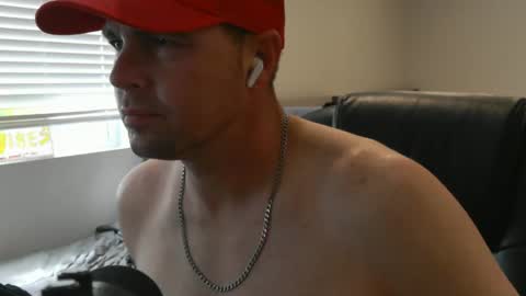 Snapshot of mrwagz420 chatting on April 10, 10:36 pm mrwagz420 online show from April 10, 10:36 pm