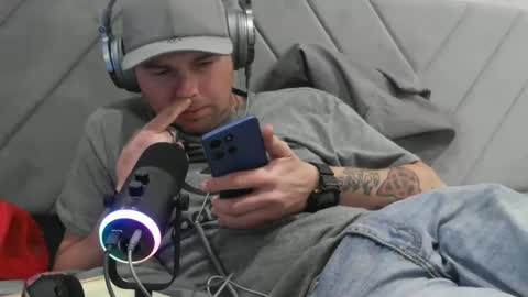 Snapshot of mrwagz420 chatting on April 19, 2:00 am mrwagz420 online show from April 19, 2:00 am