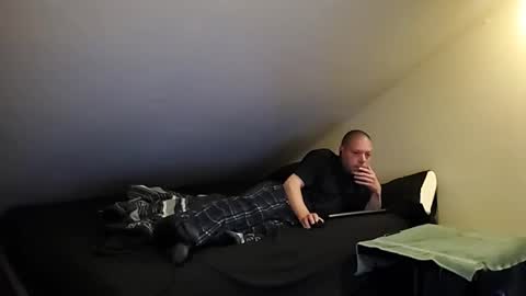 mrxhere online show from April 11, 9:57 am