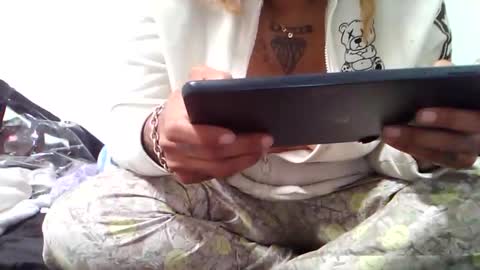 Snapshot of ms2wet4u1000 chatting on October 31, 3:02 pm ms2wet4u1000 online show from October 31, 3:02 pm