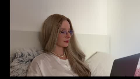 Snapshot of ms_christiana chatting on July 29, 3:21 pm ms_christiana online show from July 29, 3:21 pm