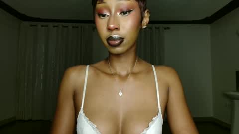 ms_crystal online show from April 18, 3:38 pm