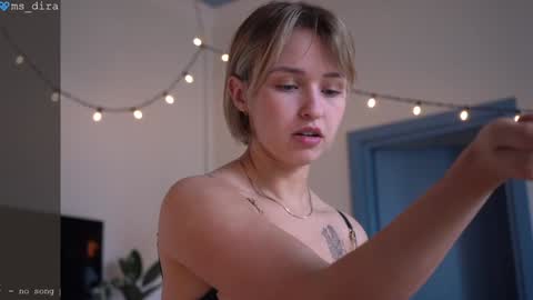 Snapshot of ms_dira chatting on February 8, 11:13 am dira and the riru tribe online show from February 8, 11:13 am