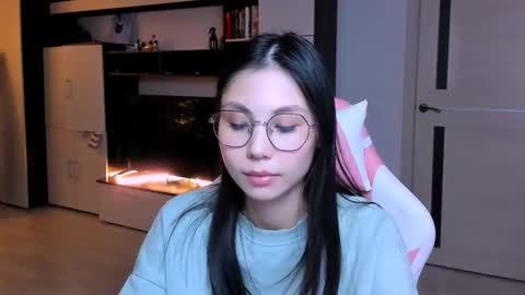 ms_emily_ online show from January 7, 4:31 pm