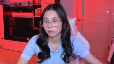 ms_emily_ online show from March 31, 12:38 pm