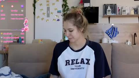 Snapshot of ms_foryou chatting on March 6, 6:41 am Ms ForYOU online show from March 6, 6:41 am
