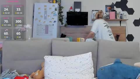 Snapshot of ms_foryou chatting on December 1, 3:11 am Ms ForYOU online show from December 1, 3:11 am