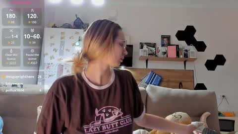 Snapshot of ms_foryou chatting on December 21, 5:20 pm Ms ForYOU online show from December 21, 5:20 pm