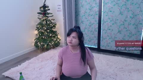 Snapshot of ms_mochii chatting on January 15, 10:13 pm R o r i SnapChat heyroriv2 wednesday - sunday Noon oclock mountain - 5pm mountain online show from January 15, 10:13 pm