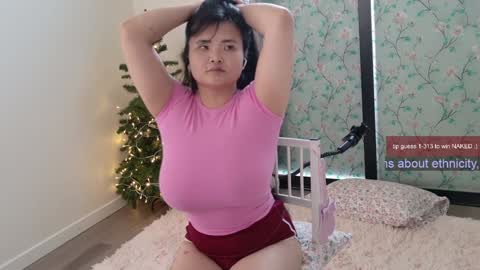 Snapshot of ms_mochii chatting on January 24, 9:58 pm R o r i SnapChat heyroriv2 wednesday - sunday Noon oclock mountain - 5pm mountain online show from January 24, 9:58 pm