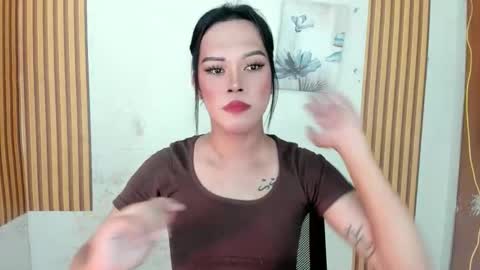 Snapshot of ms_selenaxx chatting on May 17, 1:36 am selena online show from May 17, 1:36 am
