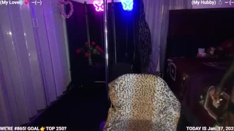 Snapshot of ms_waterworks chatting on January 18, 3:20 am DaPussyFairy online show from January 18, 3:20 am