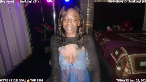 Snapshot of ms_waterworks chatting on January 29, 2:51 am DaPussyFairy online show from January 29, 2:51 am