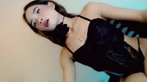 mscherry_ online show from June 2, 7:43 am