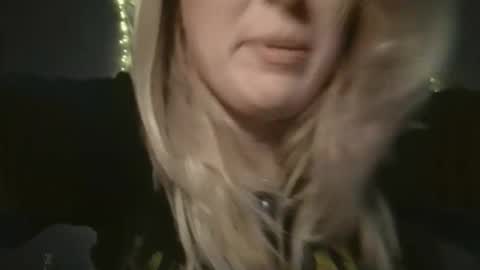 Snapshot of msclairewhatever chatting on May 13, 3:15 am msclairewhatever online show from May 13, 3:15 am