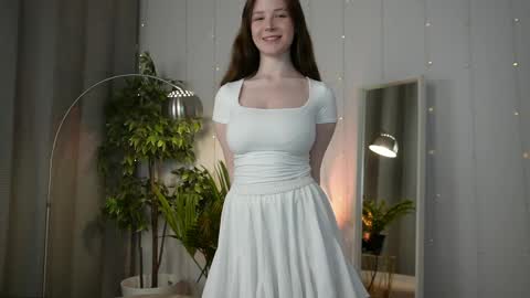 Alice online show from April 7, 9:15 pm