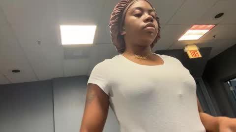 mskitty000 online show from November 1, 10:12 pm