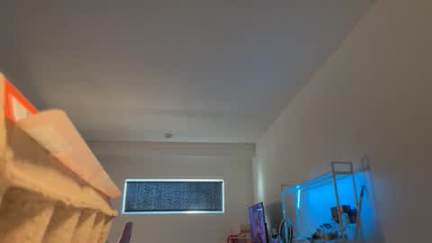 mskitty000 online show from December 3, 2:15 pm