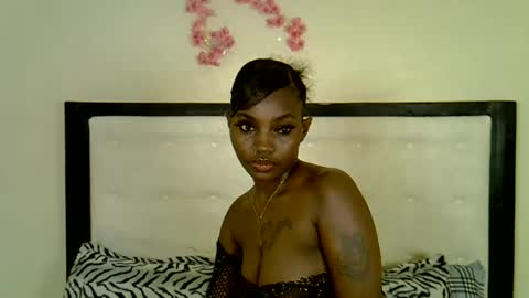 msred_xoxo online show from August 4, 2:37 am