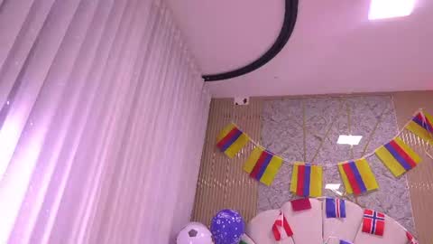 Snapshot of mssburbuja chatting on July 2, 3:06 am Manuela online show from July 2, 3:06 am